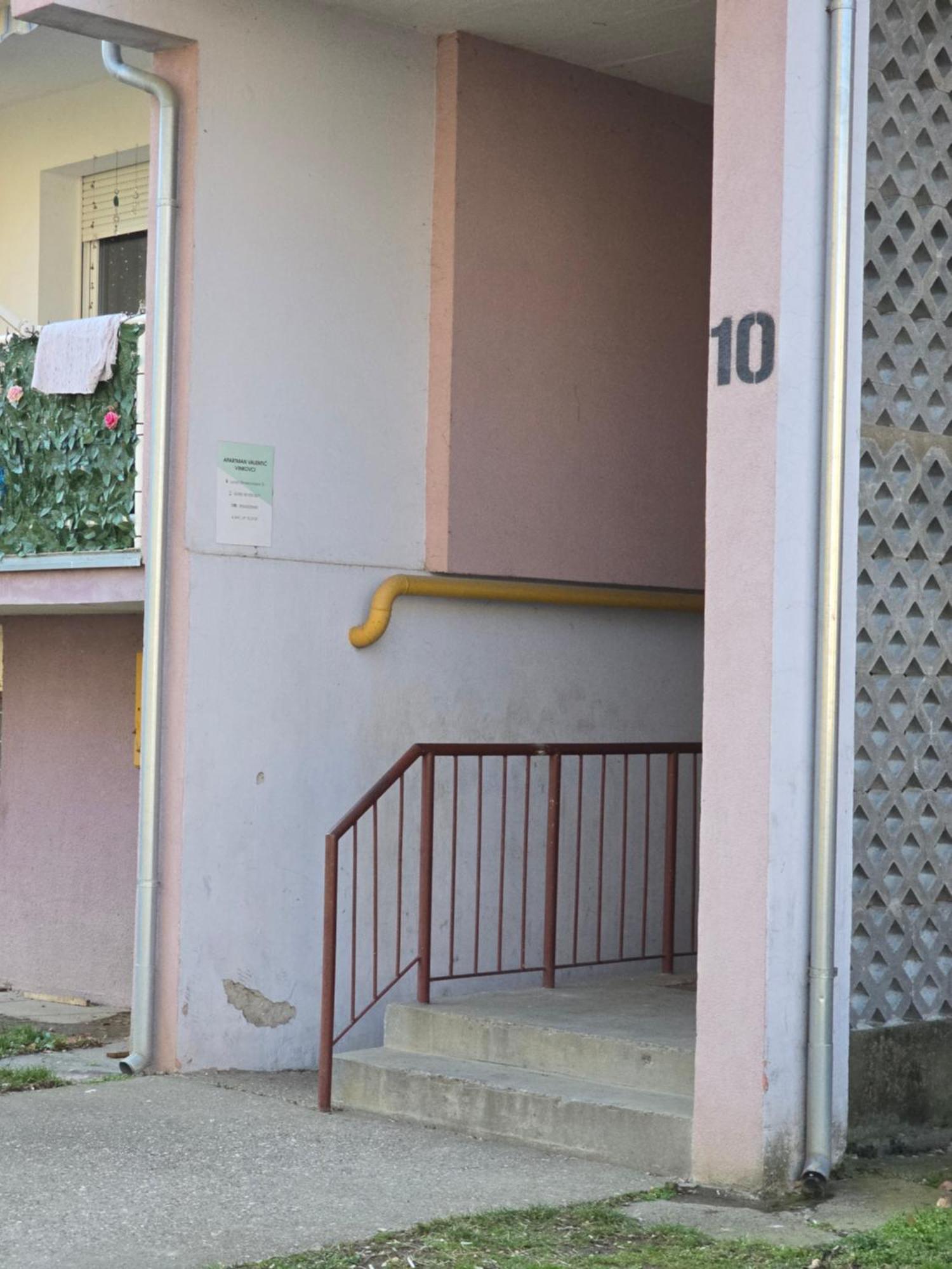 Apartman Valentic Vinkovci Bagian luar foto